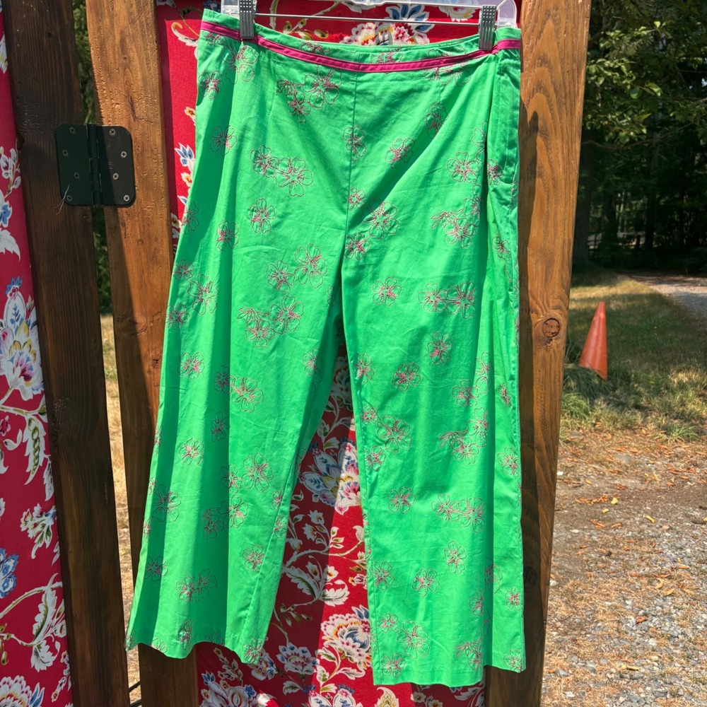 Green Pink Floral Embroidered Mid Rise Wide Leg Flare Capri Pants Size 12
